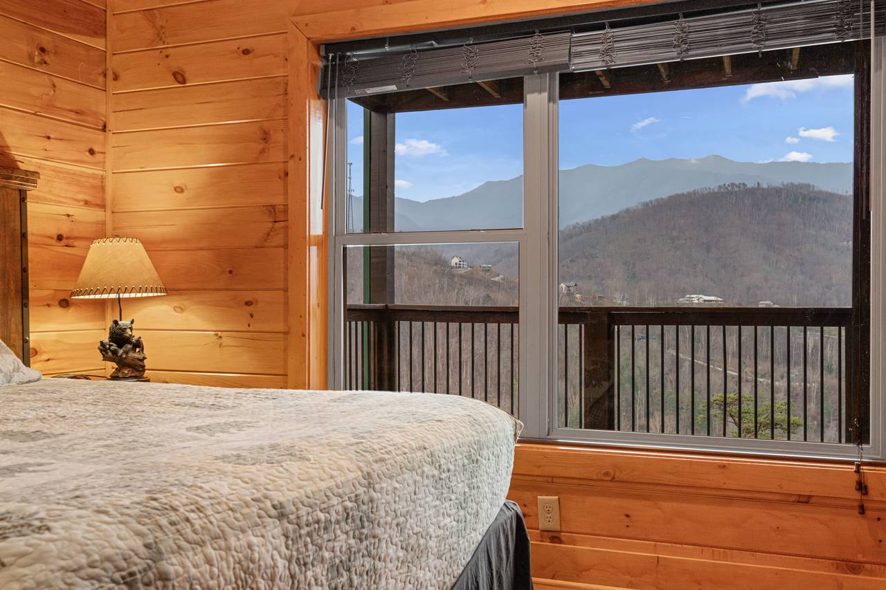 <span class="name">King Bedroom With Jacuzzi Tub & Ensuite Bathroom</span> <span class="name">King Bedroom With Jacuzzi Tub & Ensuite Bathroom</span>