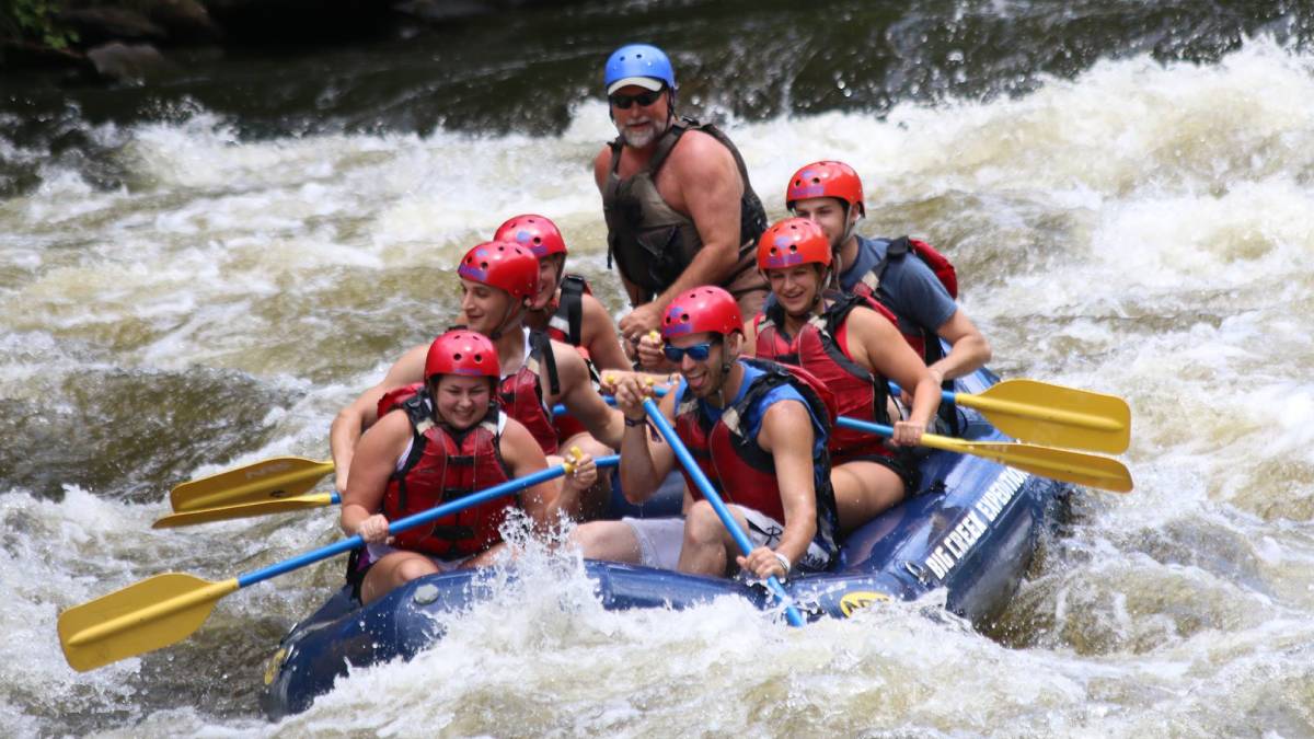 <span class="name">Free Attraction Passes, Every Day of Your Stay!</span>