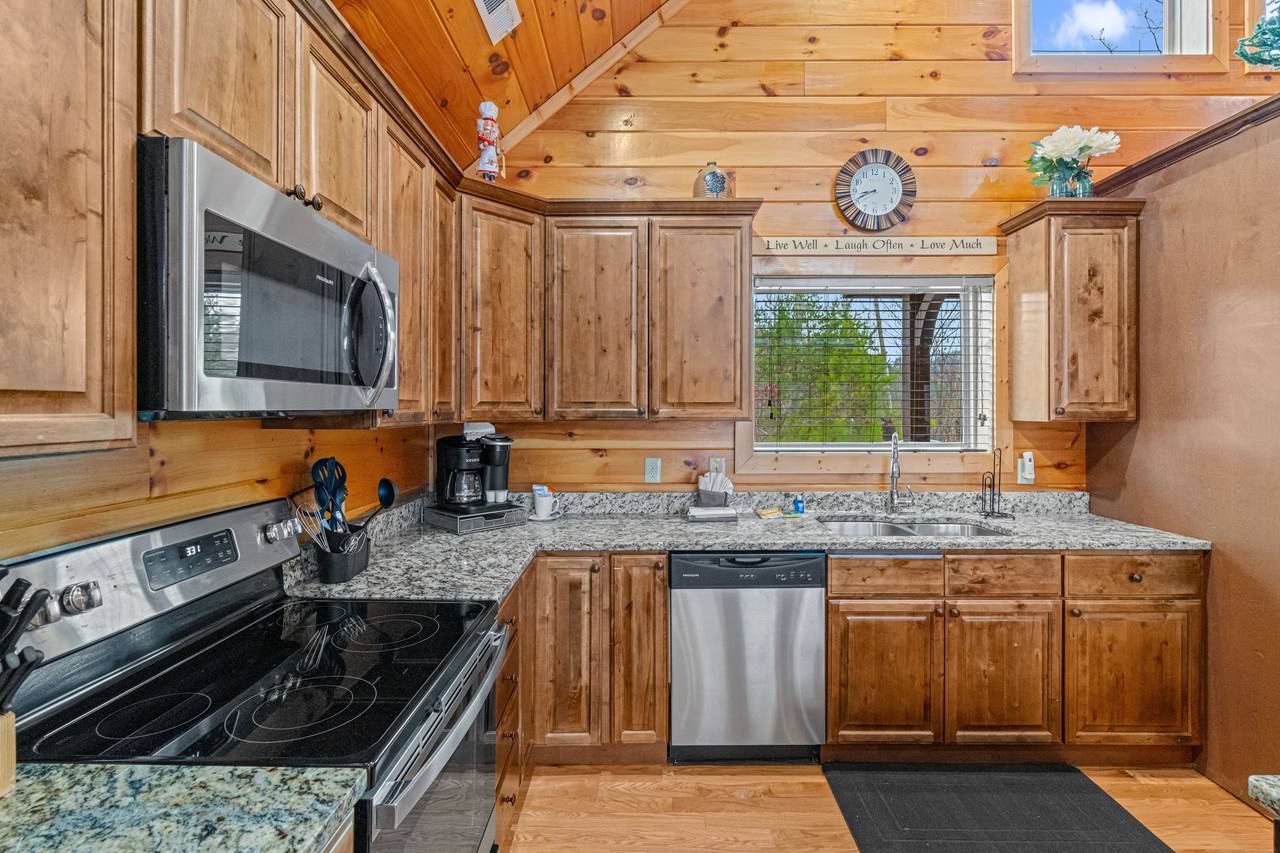 <span class="name">Fully Equipped Kitchen - Silver/Dinner/Bake/Cook-Ware provided</span> <span class="name">Fully Equipped Kitchen - Silver/Dinner/Bake/Cook-Ware provided</span>
