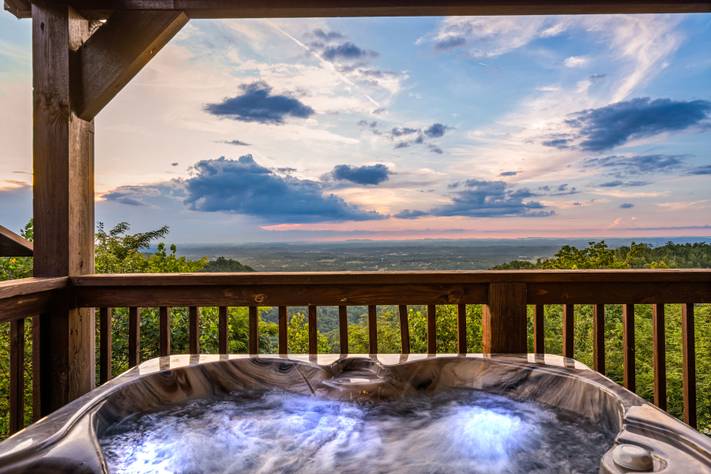 Relax in the bubbling hot tub with breathtaking views Relax in the bubbling hot tub with breathtaking views