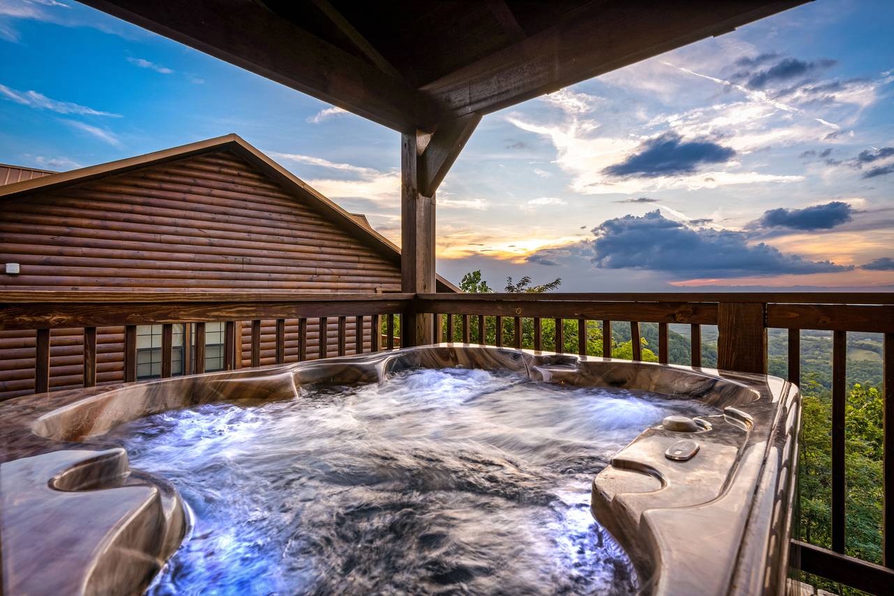Relax in the bubbling hot tub with breathtaking views Relax in the bubbling hot tub with breathtaking views