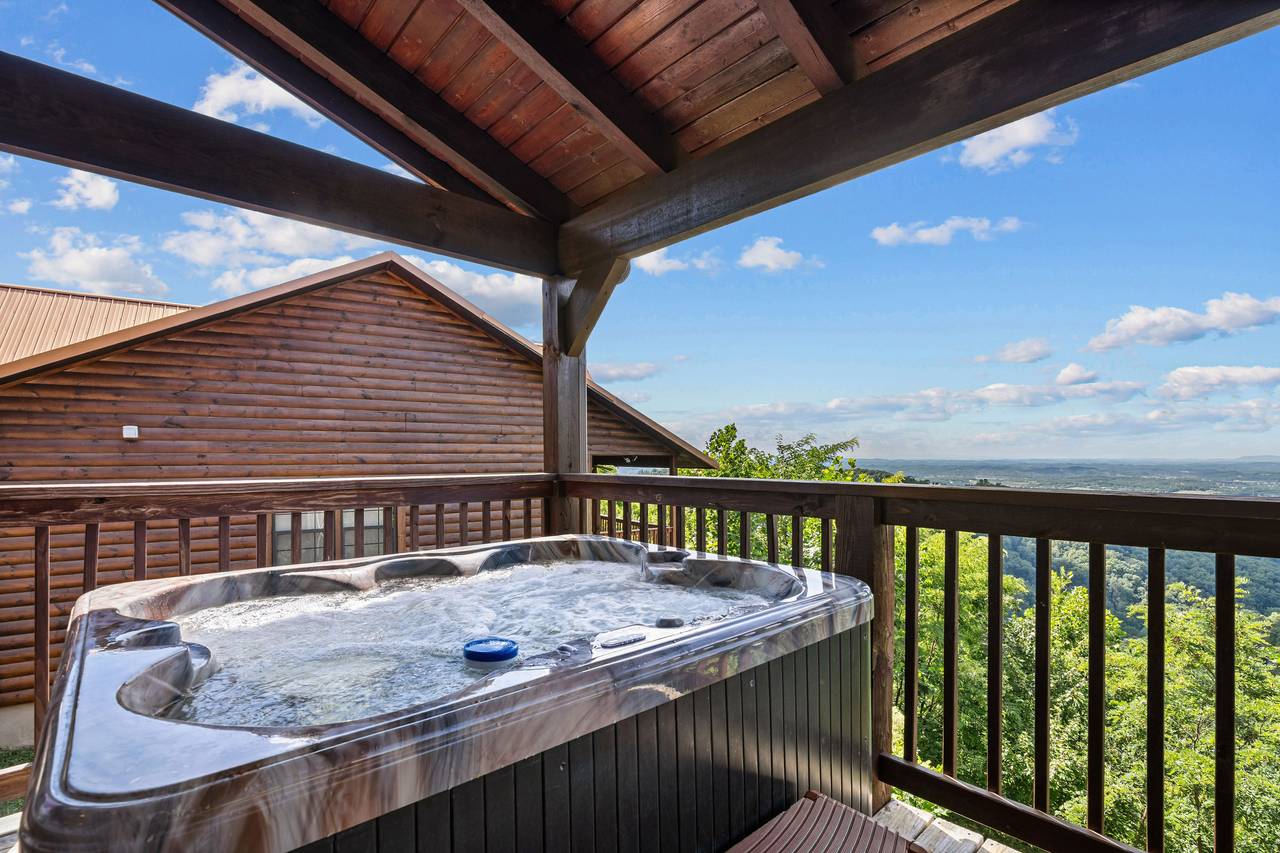 Relax in the bubbling hot tub with breathtaking views Relax in the bubbling hot tub with breathtaking views