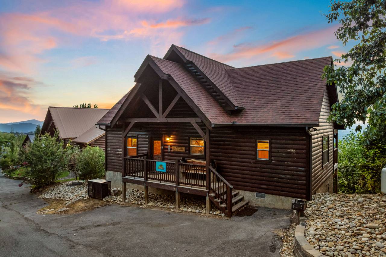 Welcome to A Grandview Getaway offered by Bear Tracts Welcome to A Grandview Getaway offered by Bear Tracts