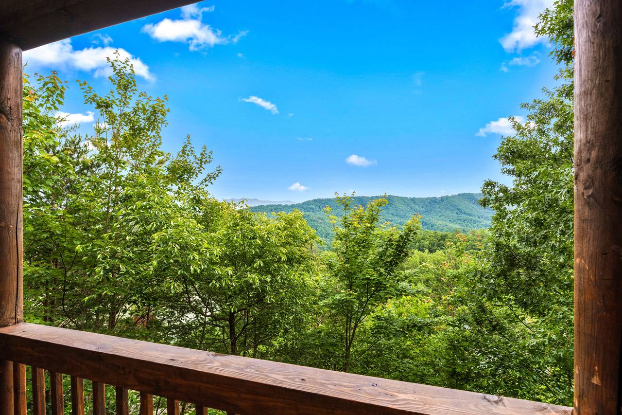Deck with breathtaking views of the Great Smoky Mountains. Deck with breathtaking views of the Great Smoky Mountains.