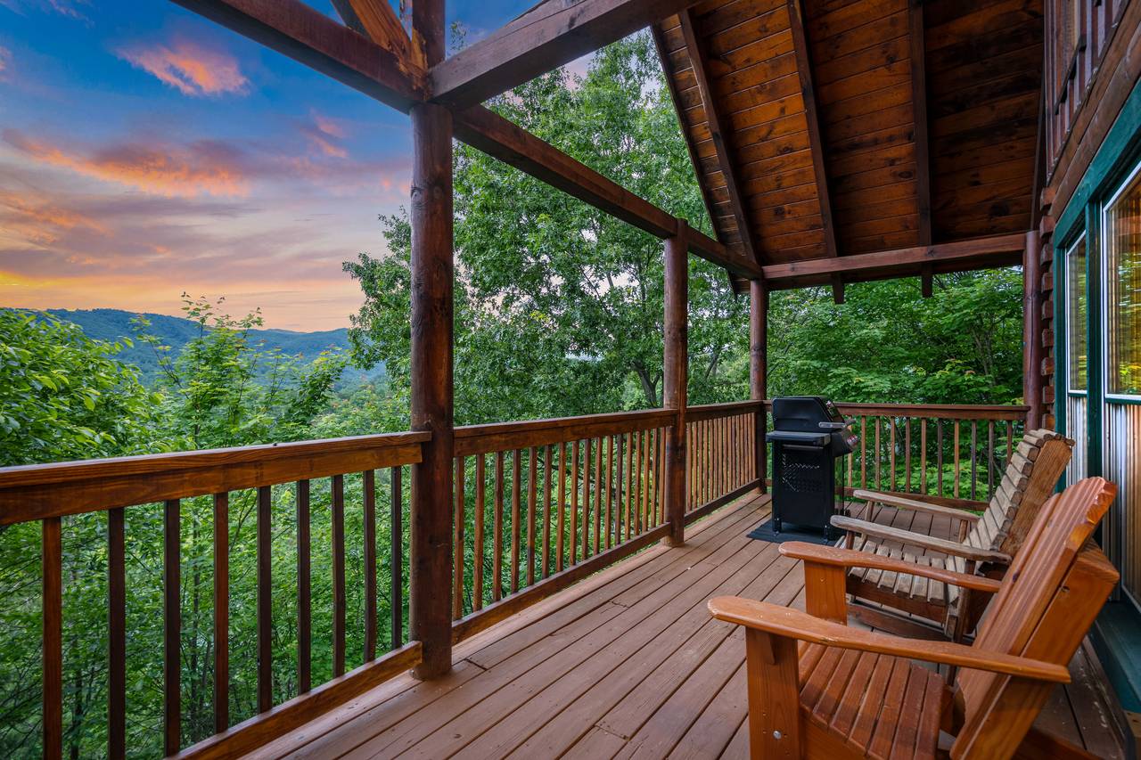 Deck with breathtaking views of the Great Smoky Mountains. Deck with breathtaking views of the Great Smoky Mountains.
