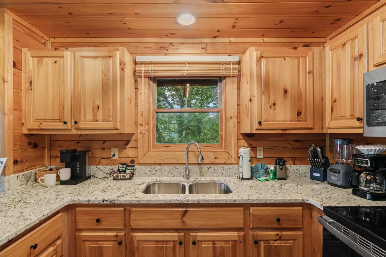 Fully equipped kitchen with coffee maker and Keurig. Fully equipped kitchen with coffee maker and Keurig.