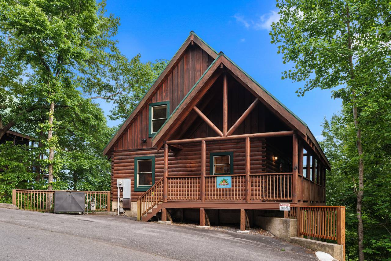 Welcome to Above the Pines, offered by Bear Tracts! Welcome to Above the Pines, offered by Bear Tracts!