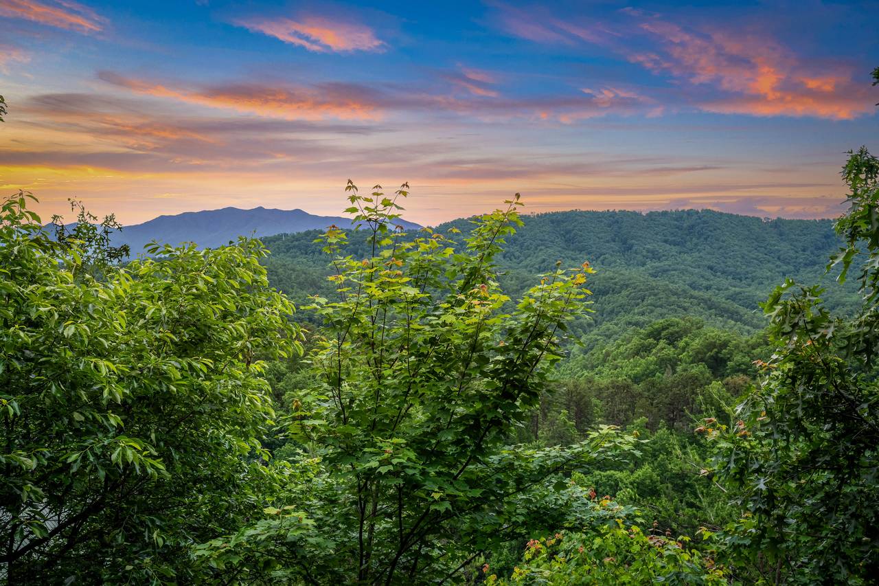 Deck with breathtaking views of the Great Smoky Mountains. Deck with breathtaking views of the Great Smoky Mountains.