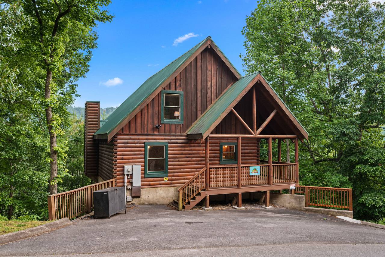 Welcome to Above the Pines, offered by Bear Tracts! Welcome to Above the Pines, offered by Bear Tracts!