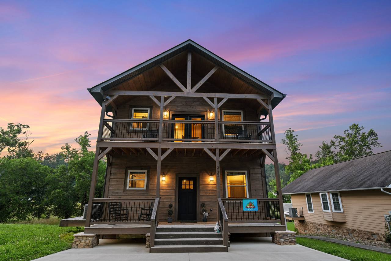 <span class="name">Welcome to Creekside Lodge, offered by Bear Tracts!</span> <span class="name">Welcome to Creekside Lodge, offered by Bear Tracts!</span>