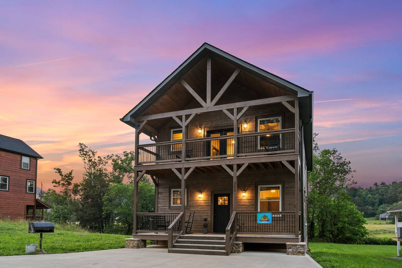 <span class="name">Welcome to Creekside Lodge, offered by Bear Tracts!</span> <span class="name">Welcome to Creekside Lodge, offered by Bear Tracts!</span>