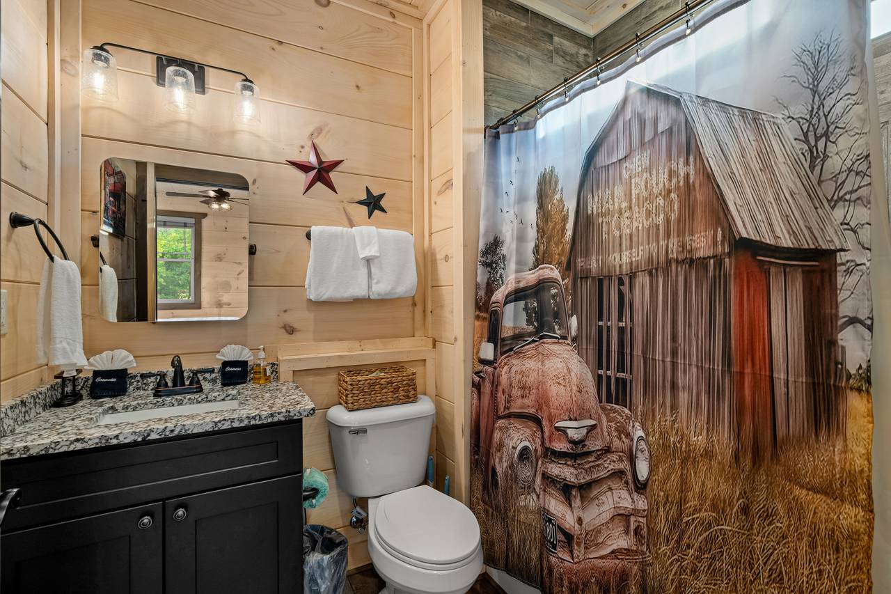 <span class="name">Full ensuite bath connected to upstairs king bedroom</span> <span class="name">Full ensuite bath connected to upstairs king bedroom</span>