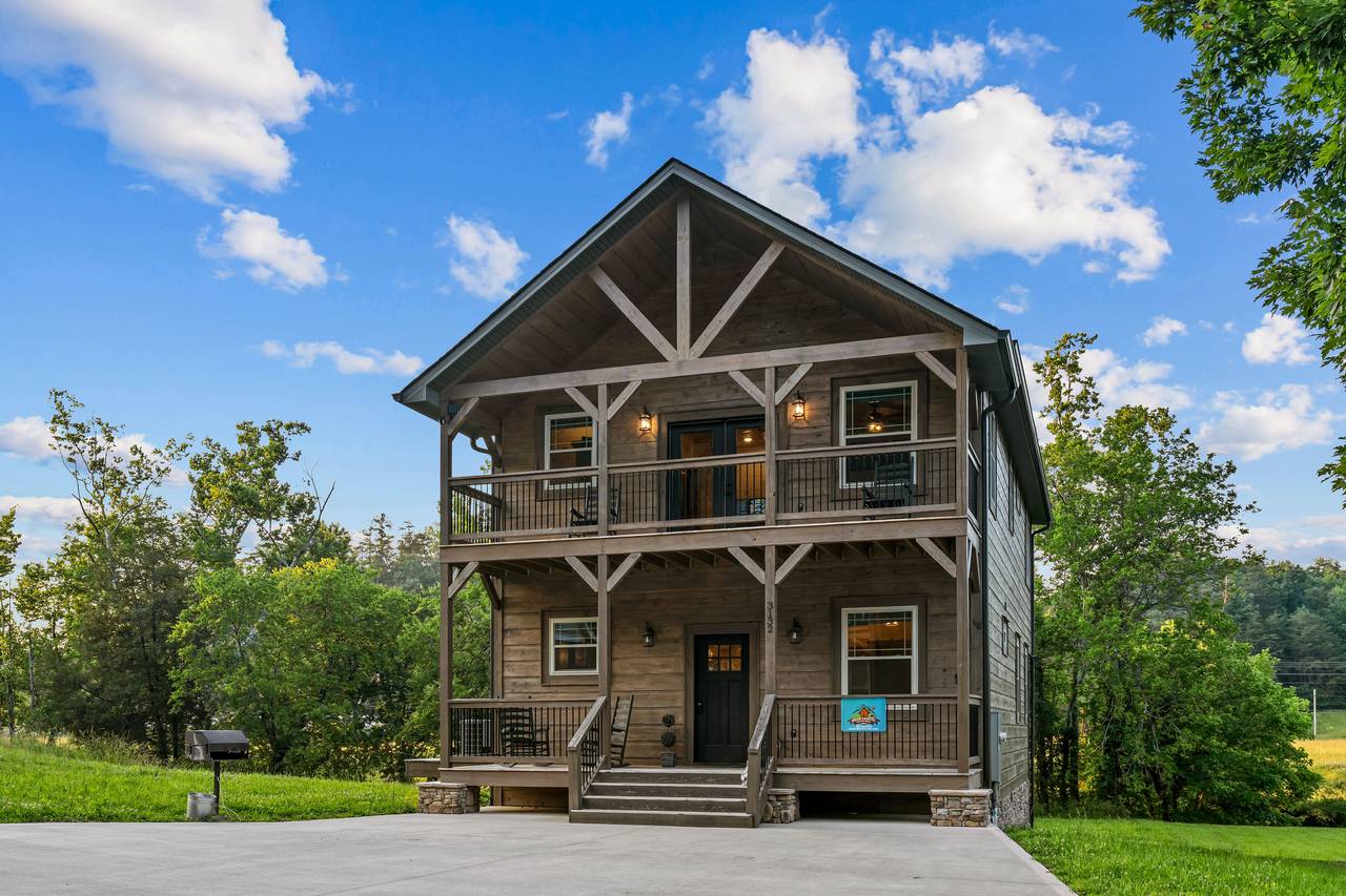 <span class="name">Welcome to Creekside Lodge, offered by Bear Tracts!</span> <span class="name">Welcome to Creekside Lodge, offered by Bear Tracts!</span>