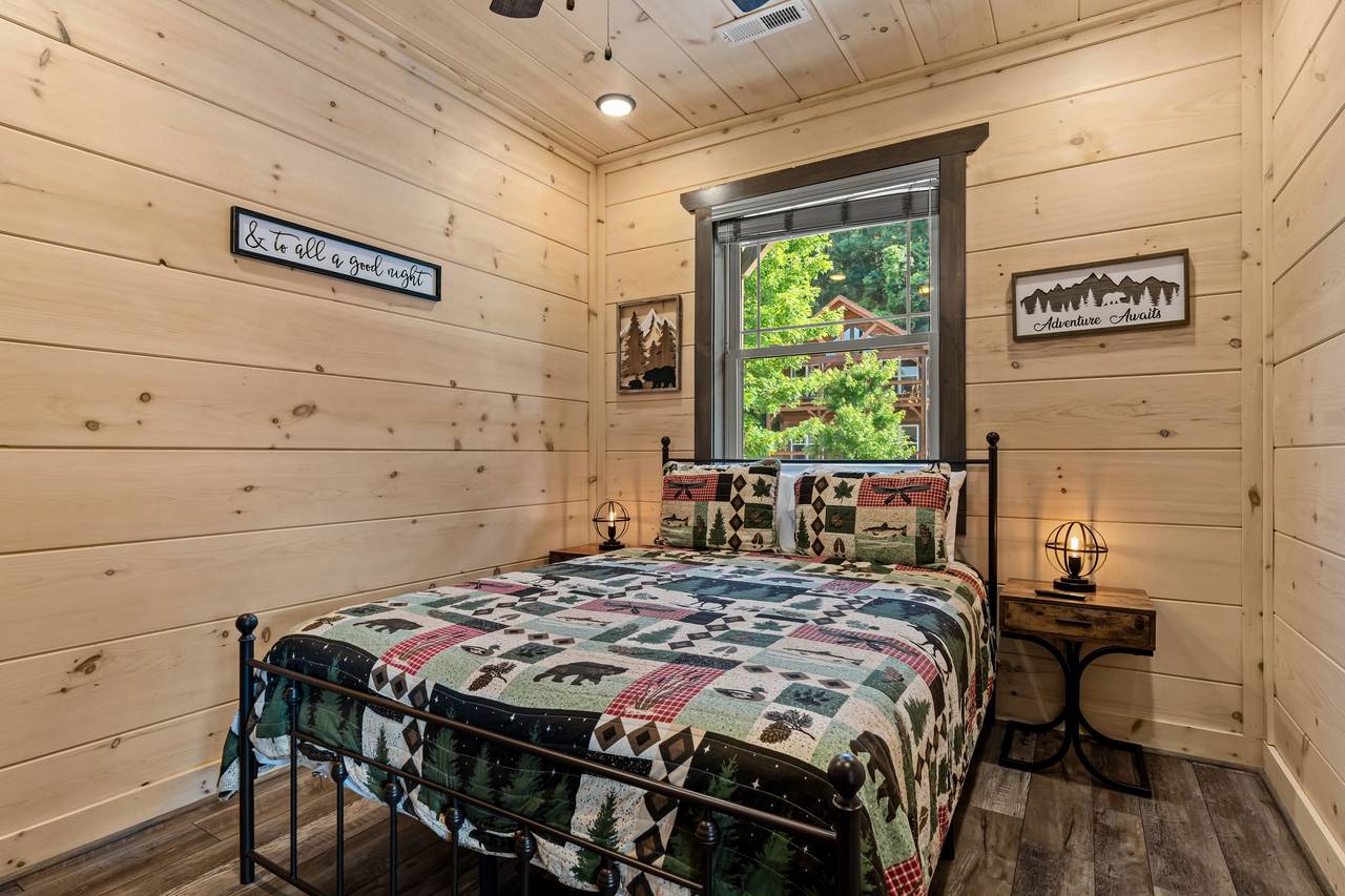 <span class="name">Main-level queen bedroom with easy access</span> <span class="name">Main-level queen bedroom with easy access</span>