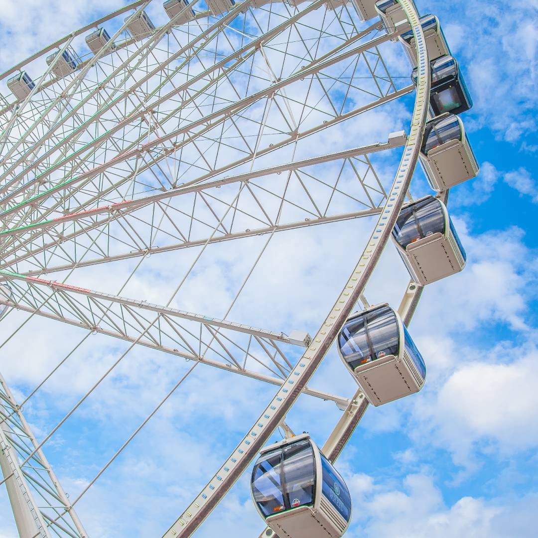 <span class="name">Free attractions passes, every day of your stay!</span> <span class="name">Free attractions passes, every day of your stay!</span>