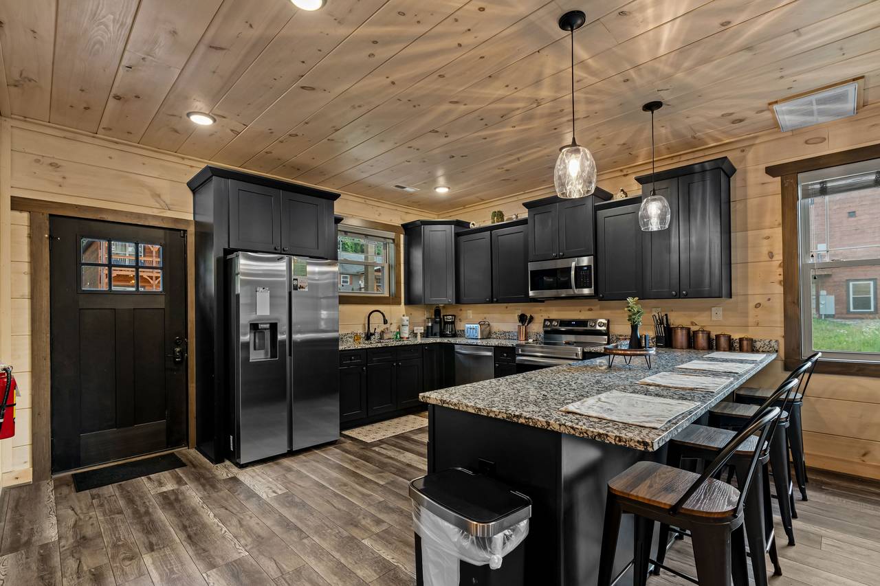 <span class="name">Fully equipped kitchen with stainless steel appliances</span> <span class="name">Fully equipped kitchen with stainless steel appliances</span>