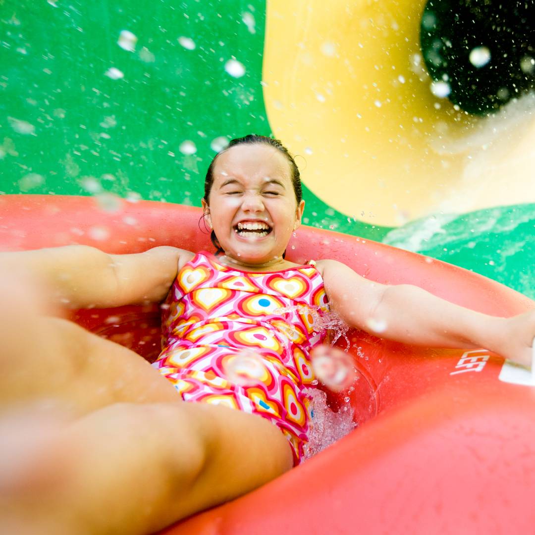 <span class="name">Free attractions passes, every day of your stay!</span> <span class="name">Free attractions passes, every day of your stay!</span>