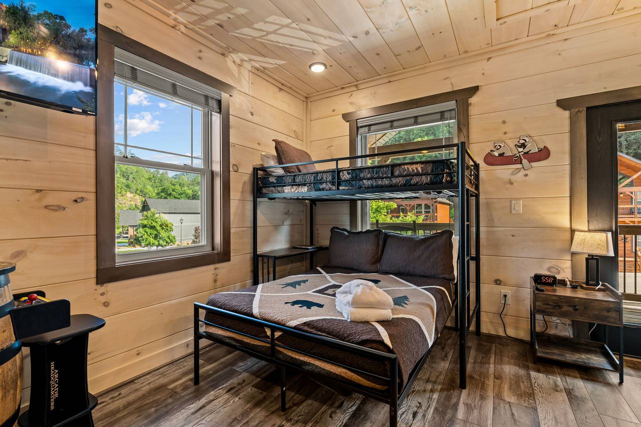 <span class="name">Bunk room with Twin/Full beds & arcade games</span> <span class="name">Bunk room with Twin/Full beds & arcade games</span>