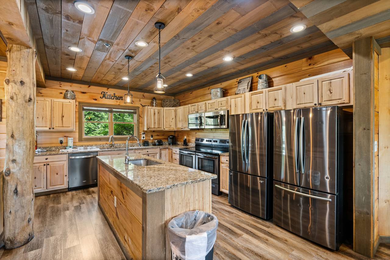 <span class="name">Fully equipped kitchen with modern appliances</span> <span class="name">Fully equipped kitchen with modern appliances</span>