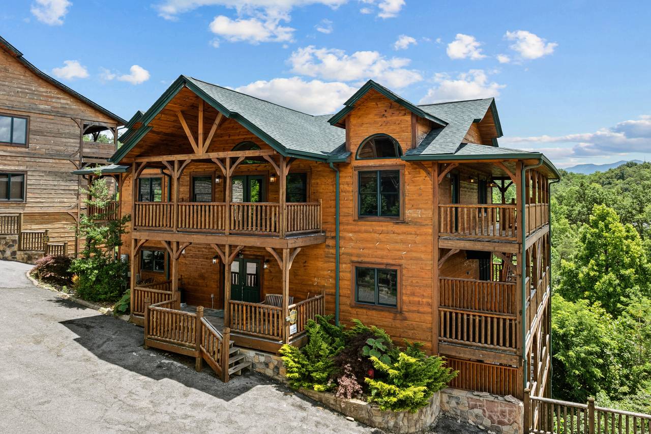 <span class="name">Welcome to Cherokee Dreams Lodge, offered by Bear Tracts</span> <span class="name">Welcome to Cherokee Dreams Lodge, offered by Bear Tracts</span>