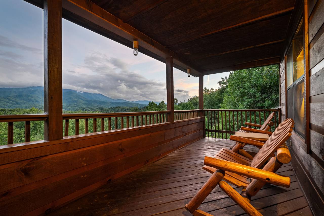 Covered Decks for Year-Round Enjoyment Covered Decks for Year-Round Enjoyment