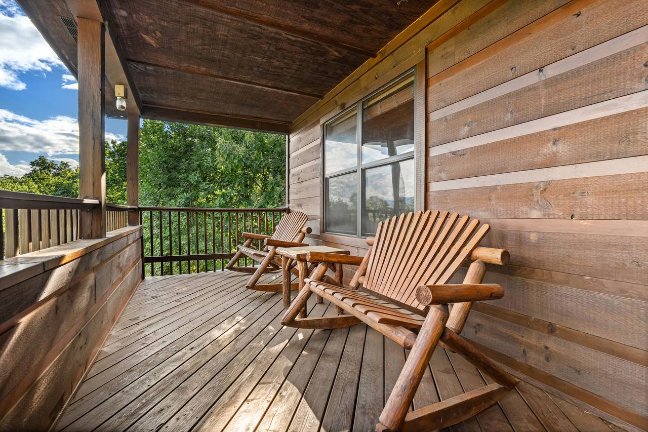 Covered Decks for Year-Round Enjoyment Covered Decks for Year-Round Enjoyment