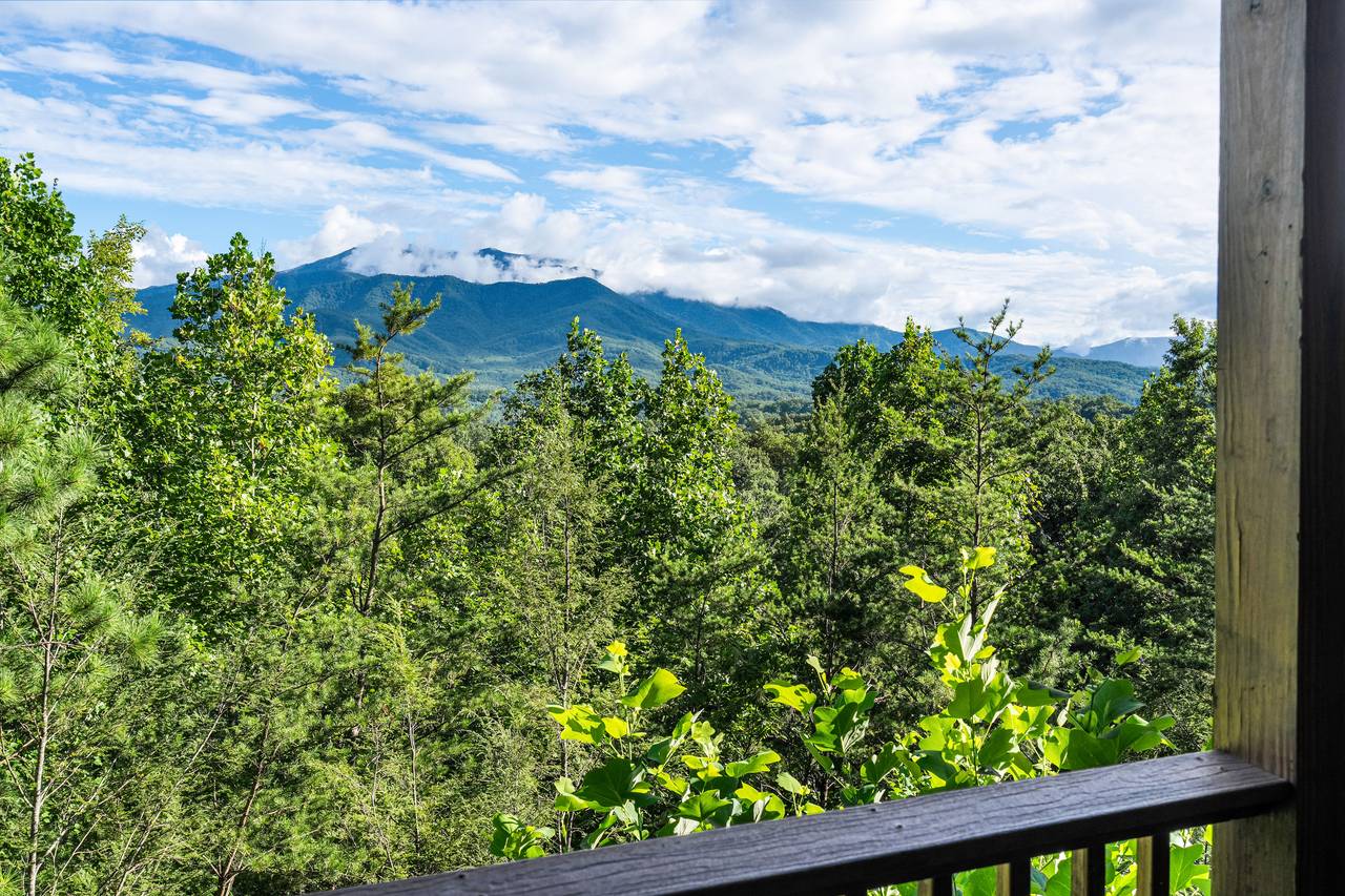 Expansive Decks with Smoky Mountain Views Expansive Decks with Smoky Mountain Views