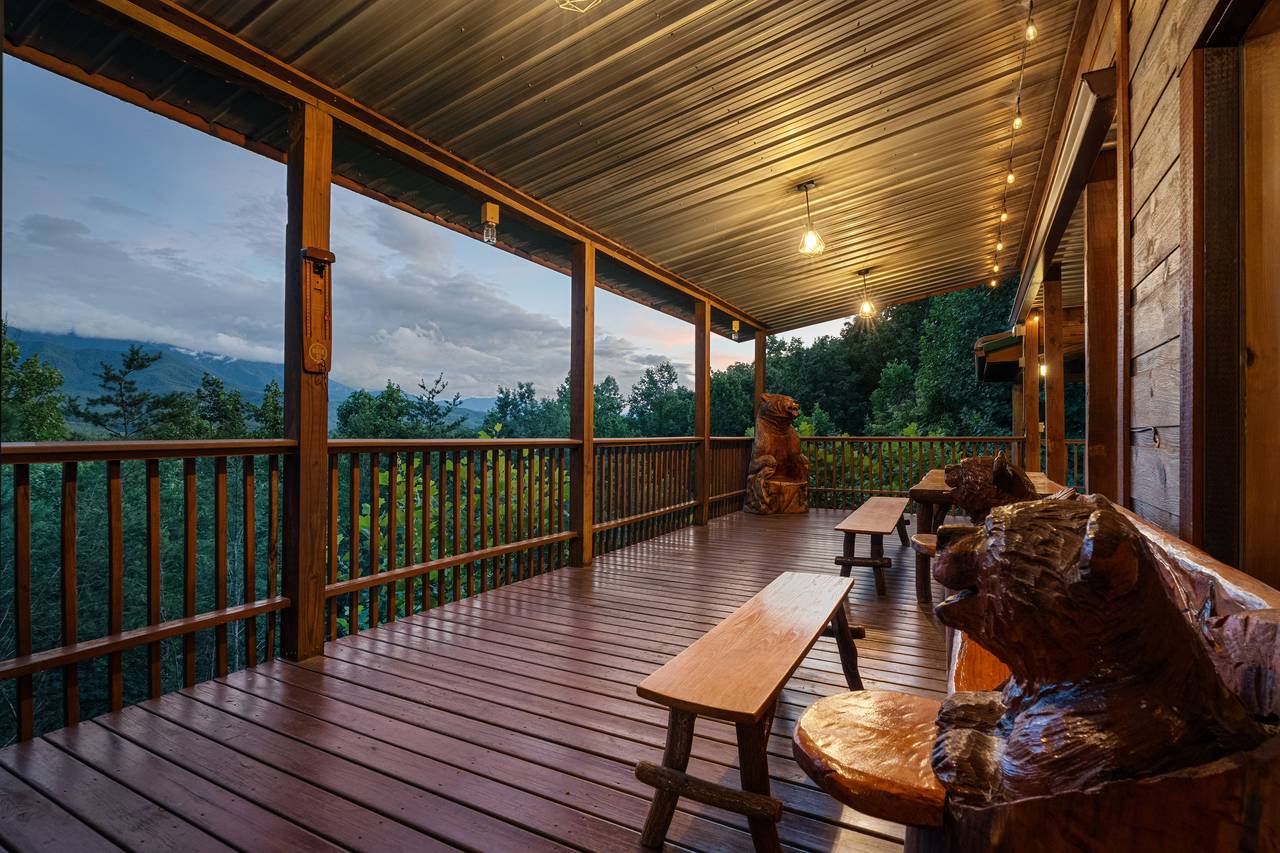 Covered Decks for Year-Round Enjoyment Covered Decks for Year-Round Enjoyment
