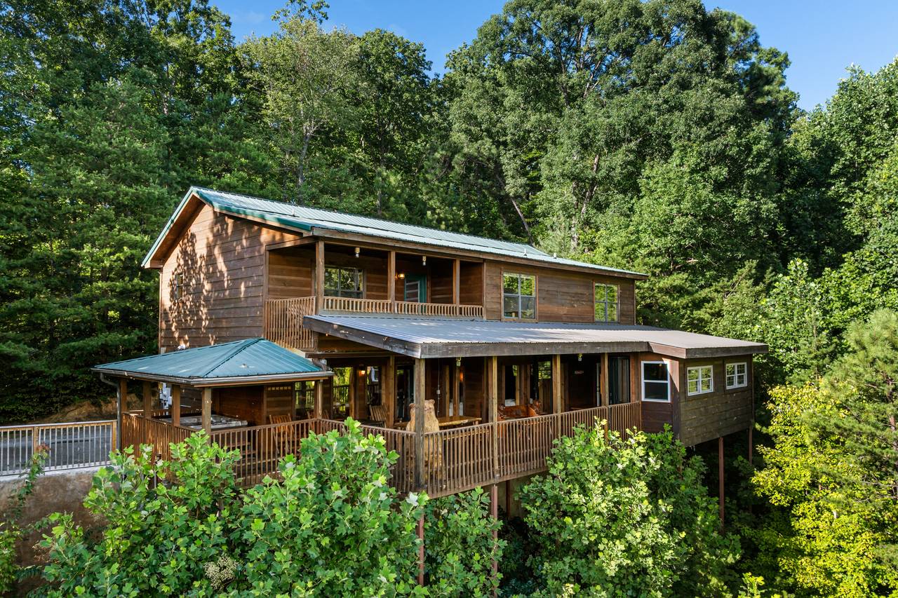 Stay at Smoky Mountain Timeless offered by Bear Tracts Stay at Smoky Mountain Timeless offered by Bear Tracts