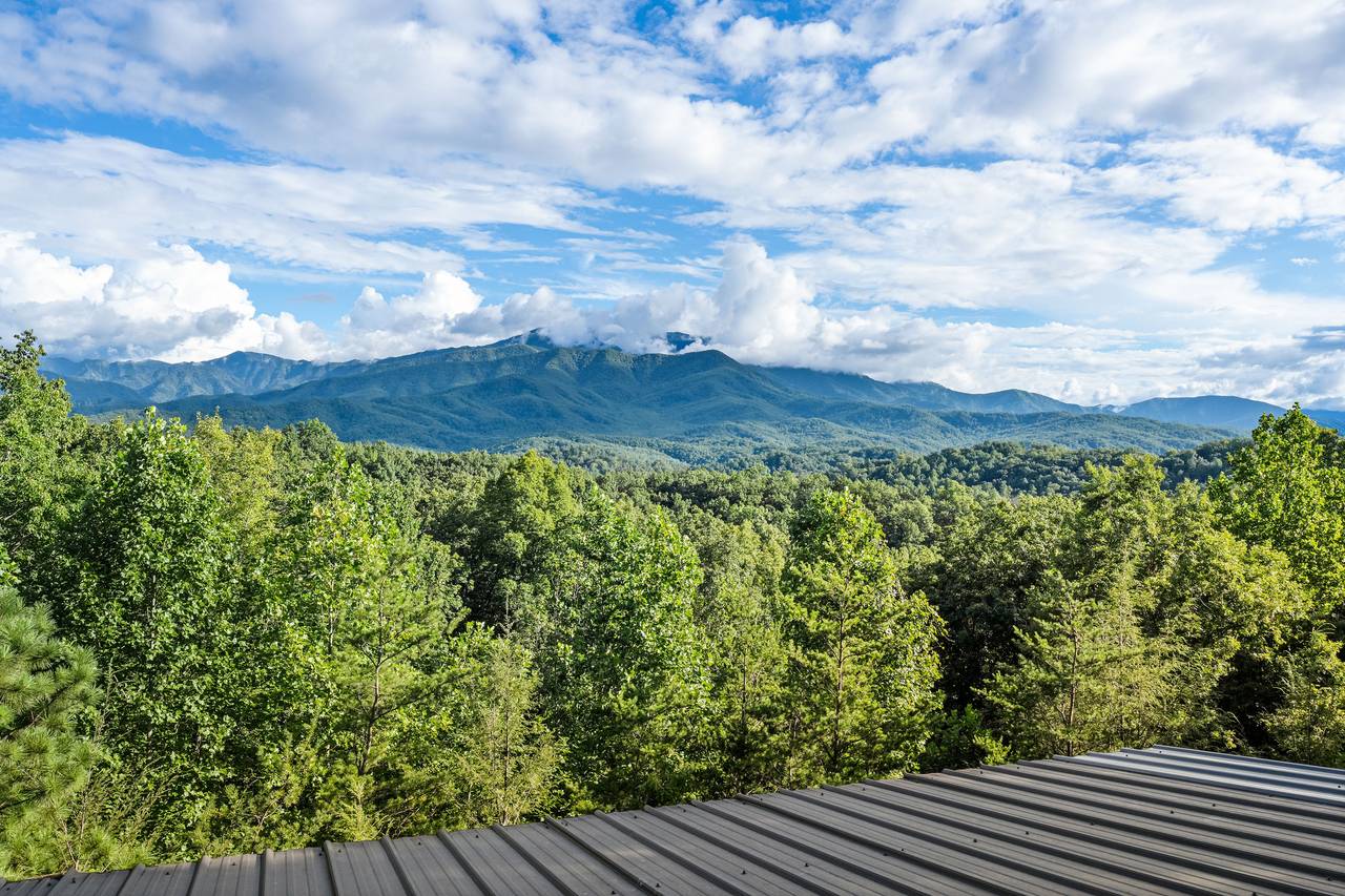 Elevated Views Surrounded by Nature Elevated Views Surrounded by Nature