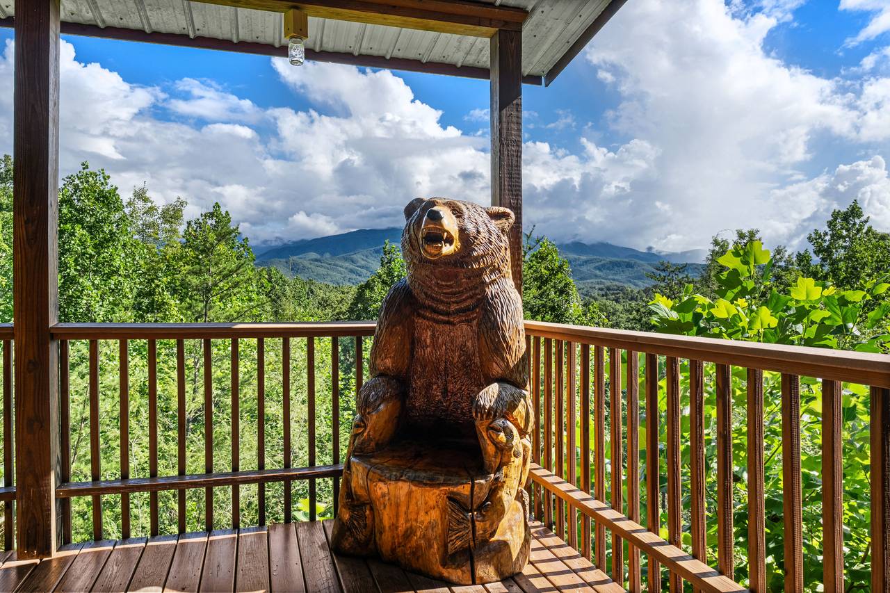 Picnic Table & Bear Décor on Deck Picnic Table & Bear Décor on Deck