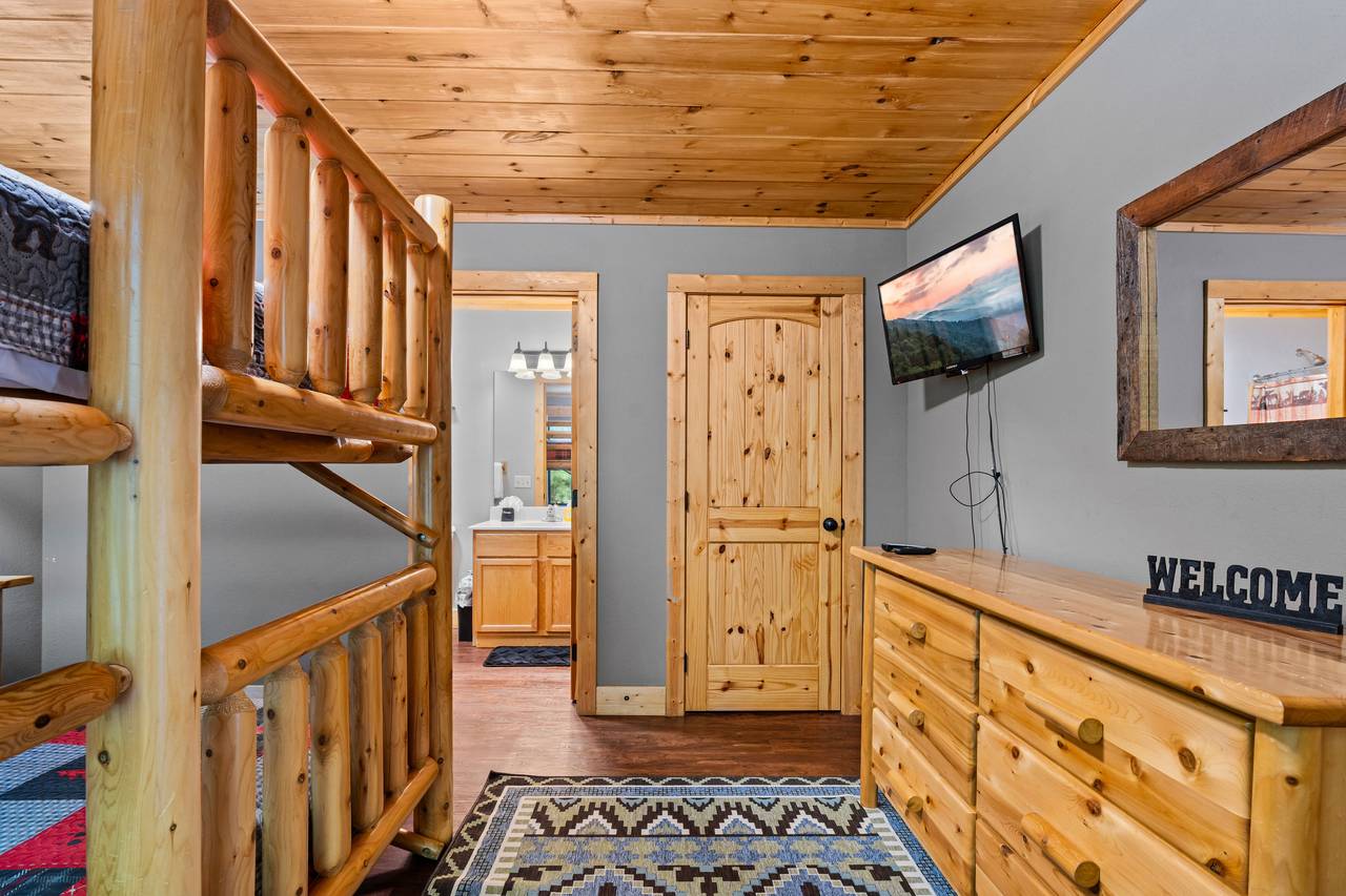 Twin Bunk Room with Fun for Kids with Ensuite Full Bath Twin Bunk Room with Fun for Kids with Ensuite Full Bath
