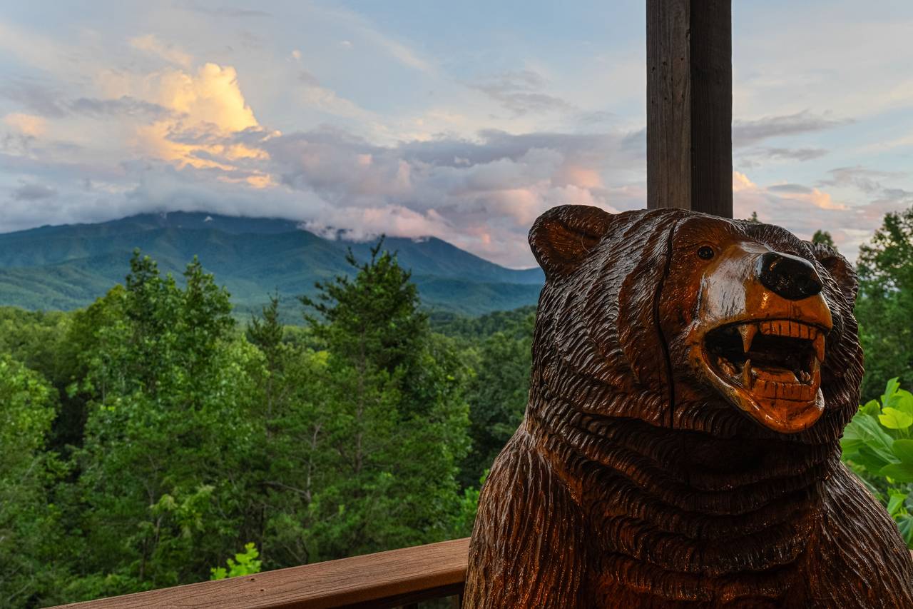 Picnic Table & Bear Décor on Deck Picnic Table & Bear Décor on Deck