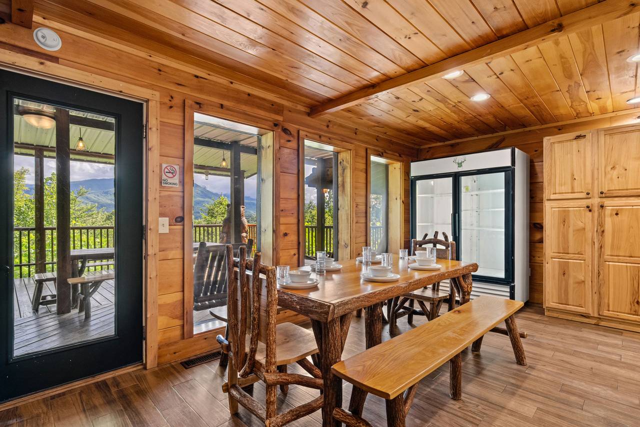 Dining Table for Family Gatherings Dining Table for Family Gatherings