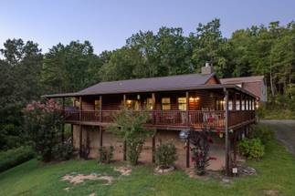 Licking Spring HIdeaway, offered by Bear Tracts Licking Spring HIdeaway, offered by Bear Tracts