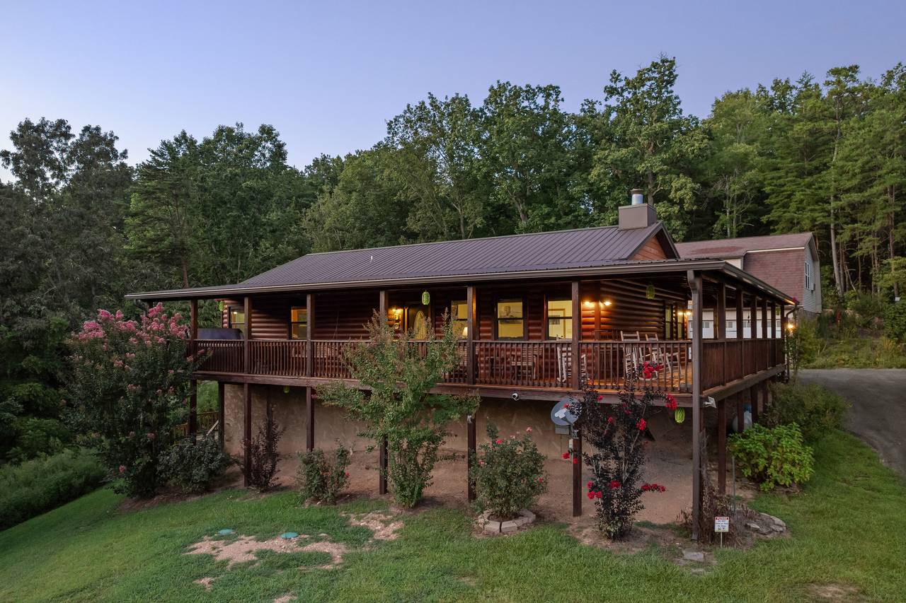 Licking Spring HIdeaway, offered by Bear Tracts Licking Spring HIdeaway, offered by Bear Tracts