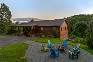 Licking Spring HIdeaway, offered by Bear Tracts Licking Spring HIdeaway, offered by Bear Tracts