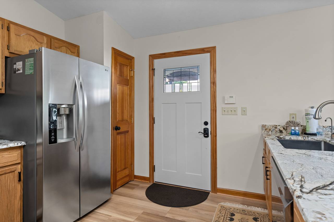 Fully equipped kitchen with Keurig & cookware Fully equipped kitchen with Keurig & cookware