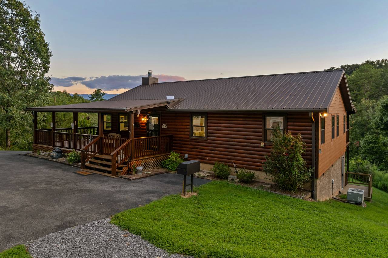 Licking Spring HIdeaway, offered by Bear Tracts Licking Spring HIdeaway, offered by Bear Tracts