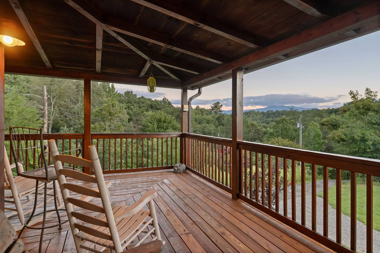 Deck seating for enjoying peaceful mornings Deck seating for enjoying peaceful mornings