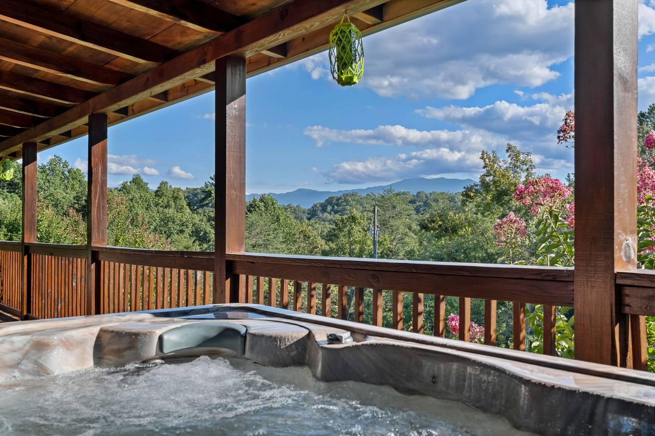 Deck with hot tub & views of Mt. Le Conte Deck with hot tub & views of Mt. Le Conte
