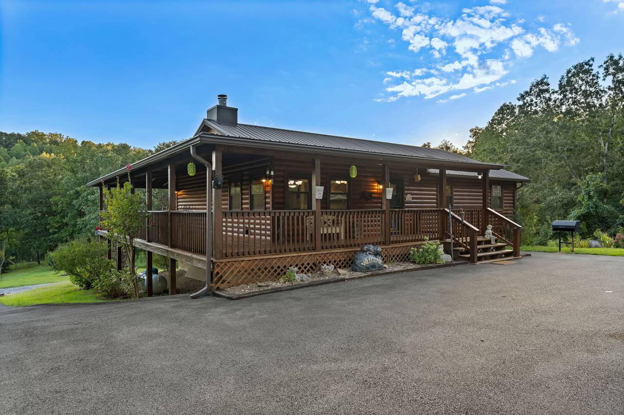 Licking Spring HIdeaway, offered by Bear Tracts Licking Spring HIdeaway, offered by Bear Tracts