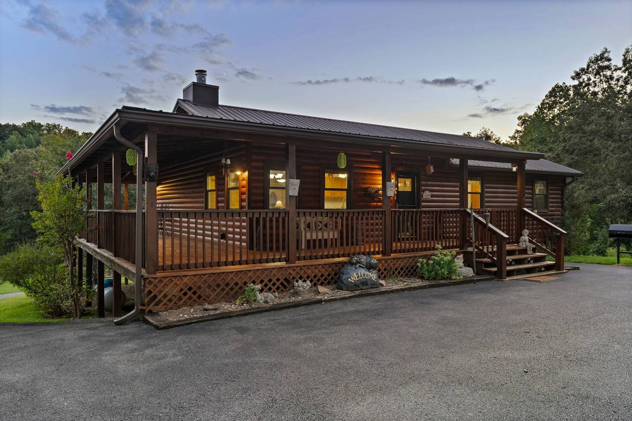 Licking Spring HIdeaway, offered by Bear Tracts Licking Spring HIdeaway, offered by Bear Tracts