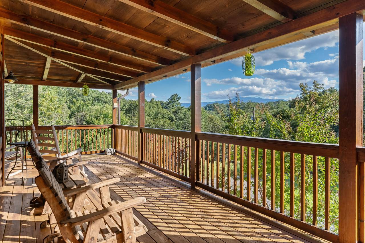 Deck seating for enjoying peaceful mornings Deck seating for enjoying peaceful mornings