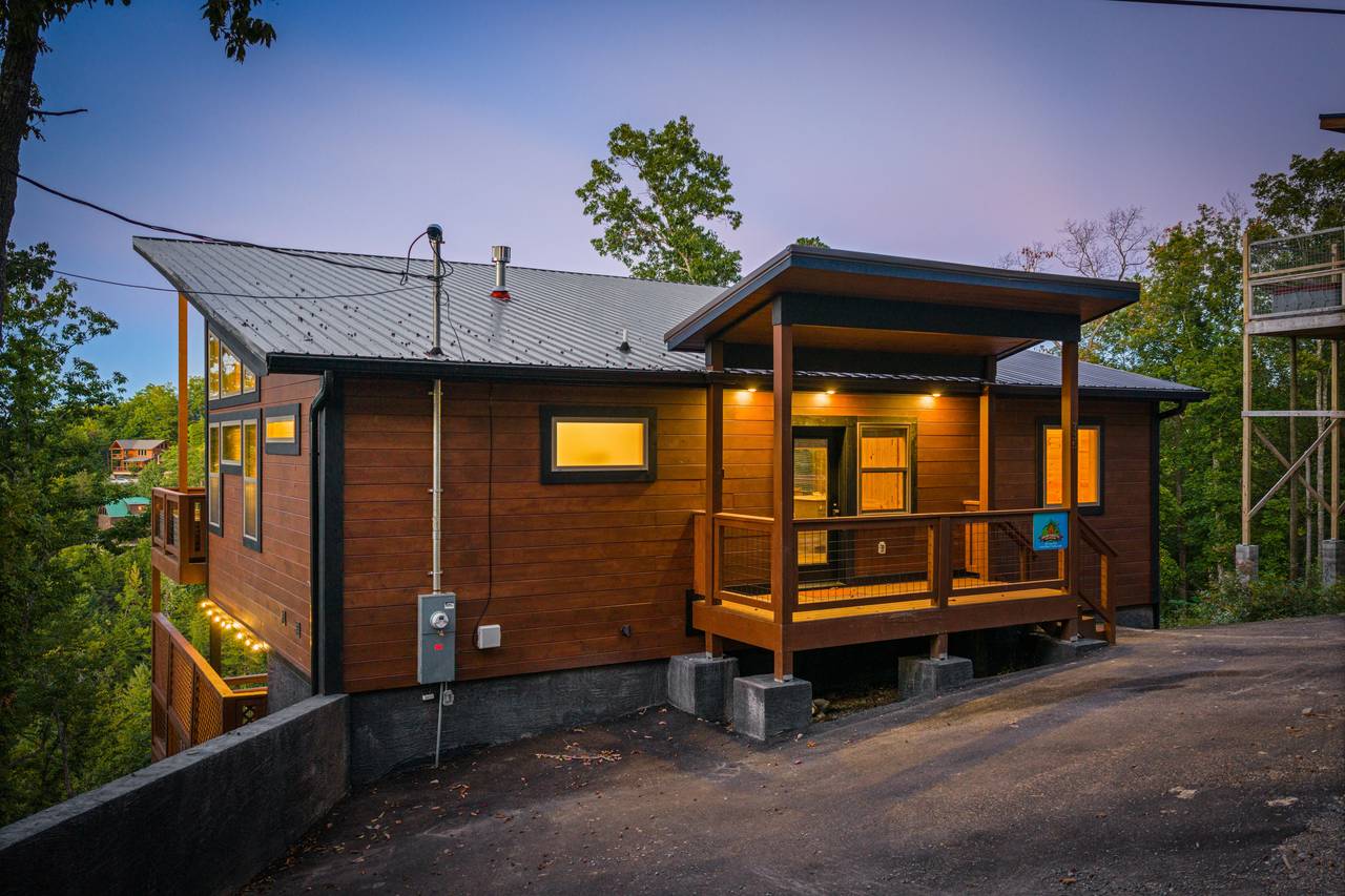 <span class="name">Romantic hideaway perfect for couples or honeymoons</span> <span class="name">Romantic hideaway perfect for couples or honeymoons</span>
