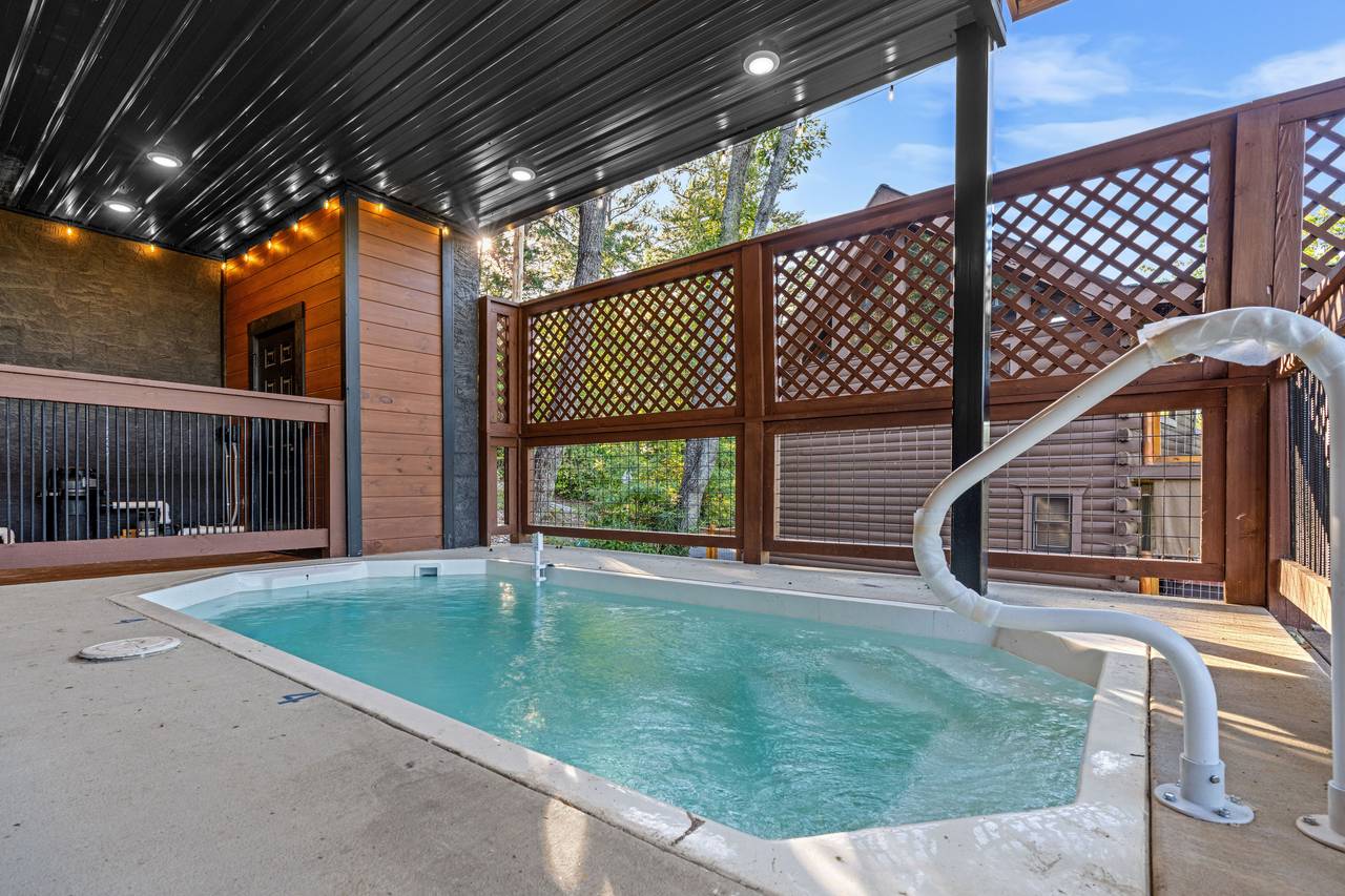 <span class="name">Romantic retreat with heated pool & covered seating area</span> <span class="name">Romantic retreat with heated pool & covered seating area</span>
