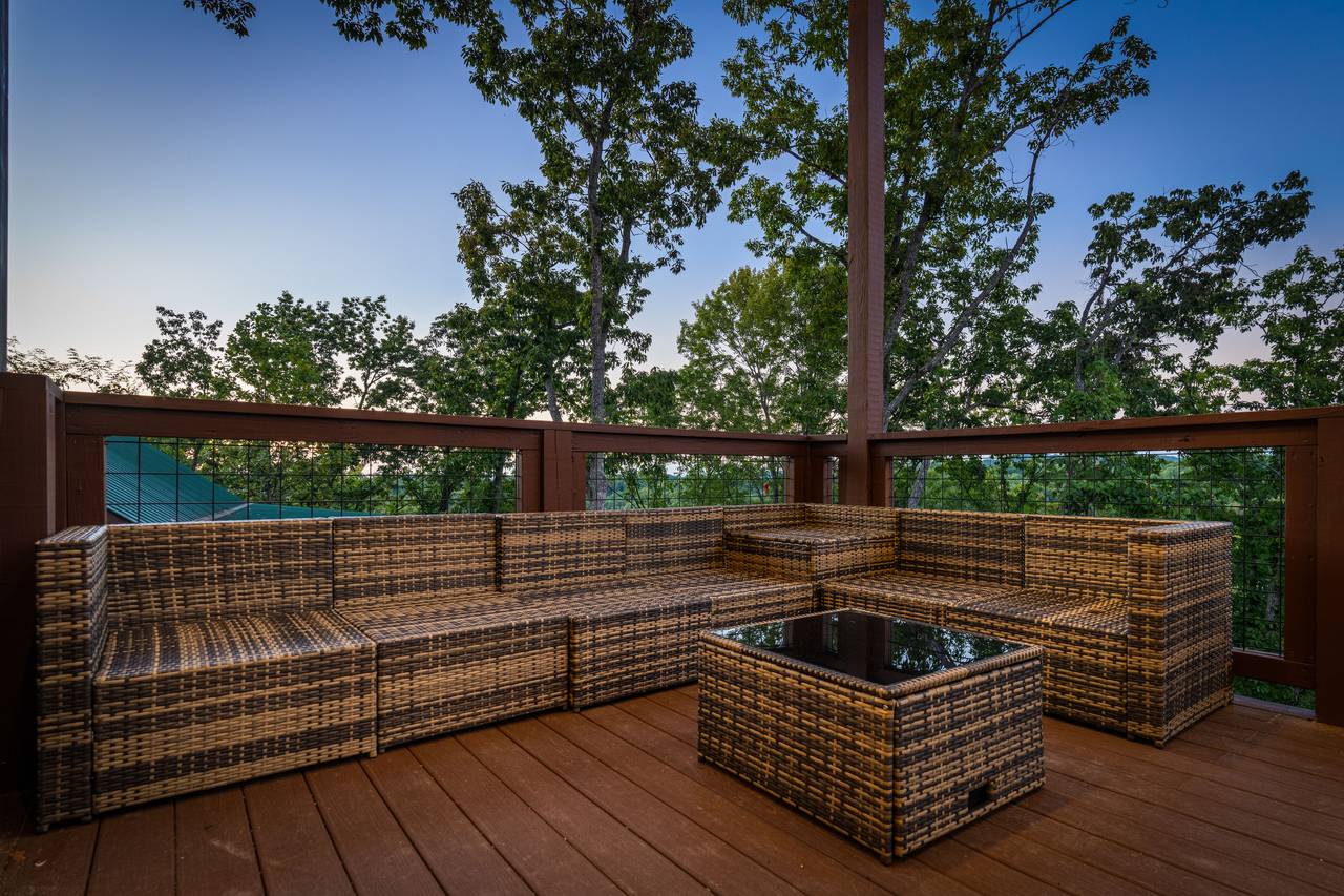 <span class="name">Patio couch & table perfect for outdoor meals & drinks</span> <span class="name">Patio couch & table perfect for outdoor meals & drinks</span>