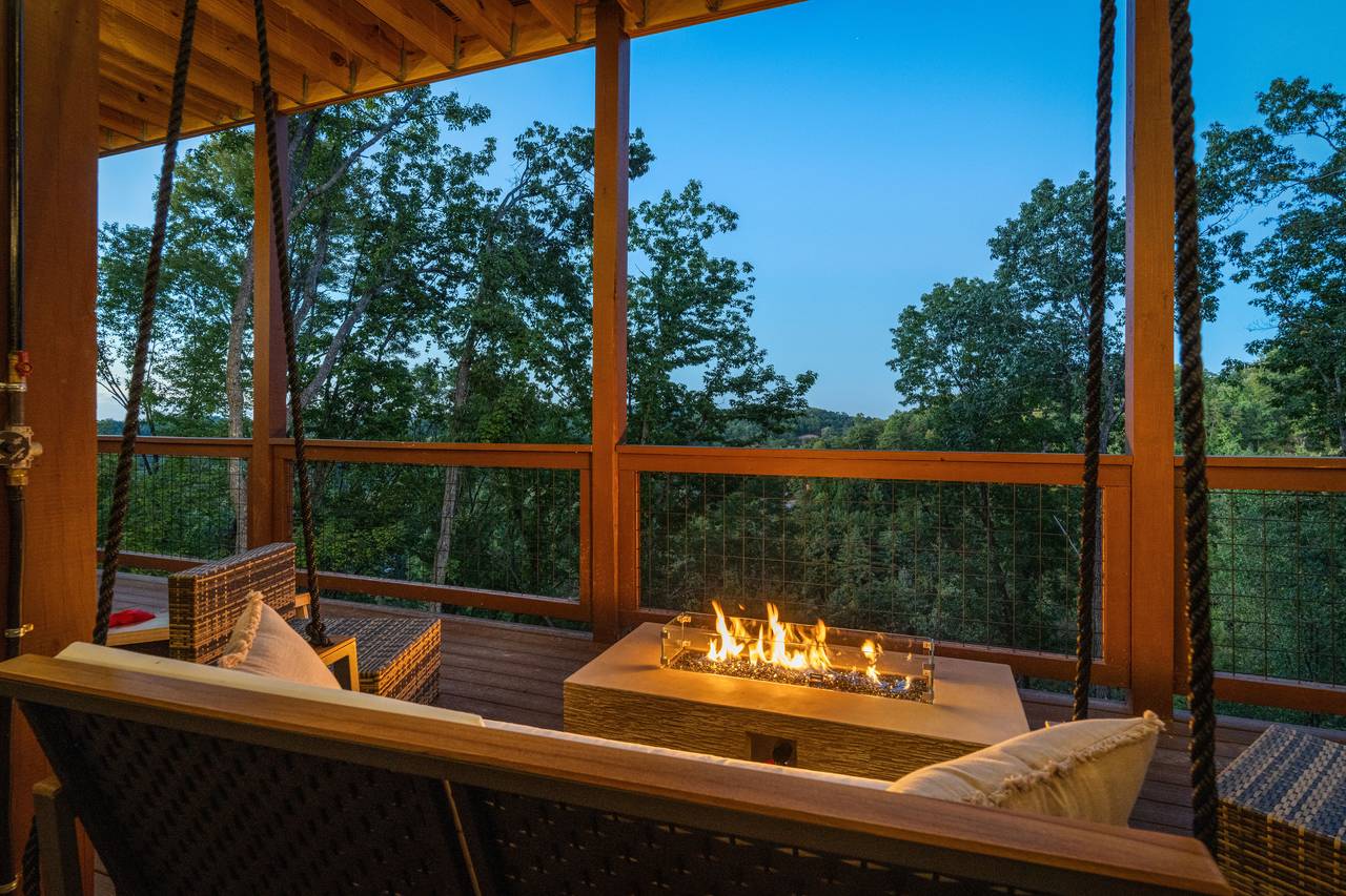 <span class="name">Evening glow from the pool & firelight creates romance</span> <span class="name">Evening glow from the pool & firelight creates romance</span>