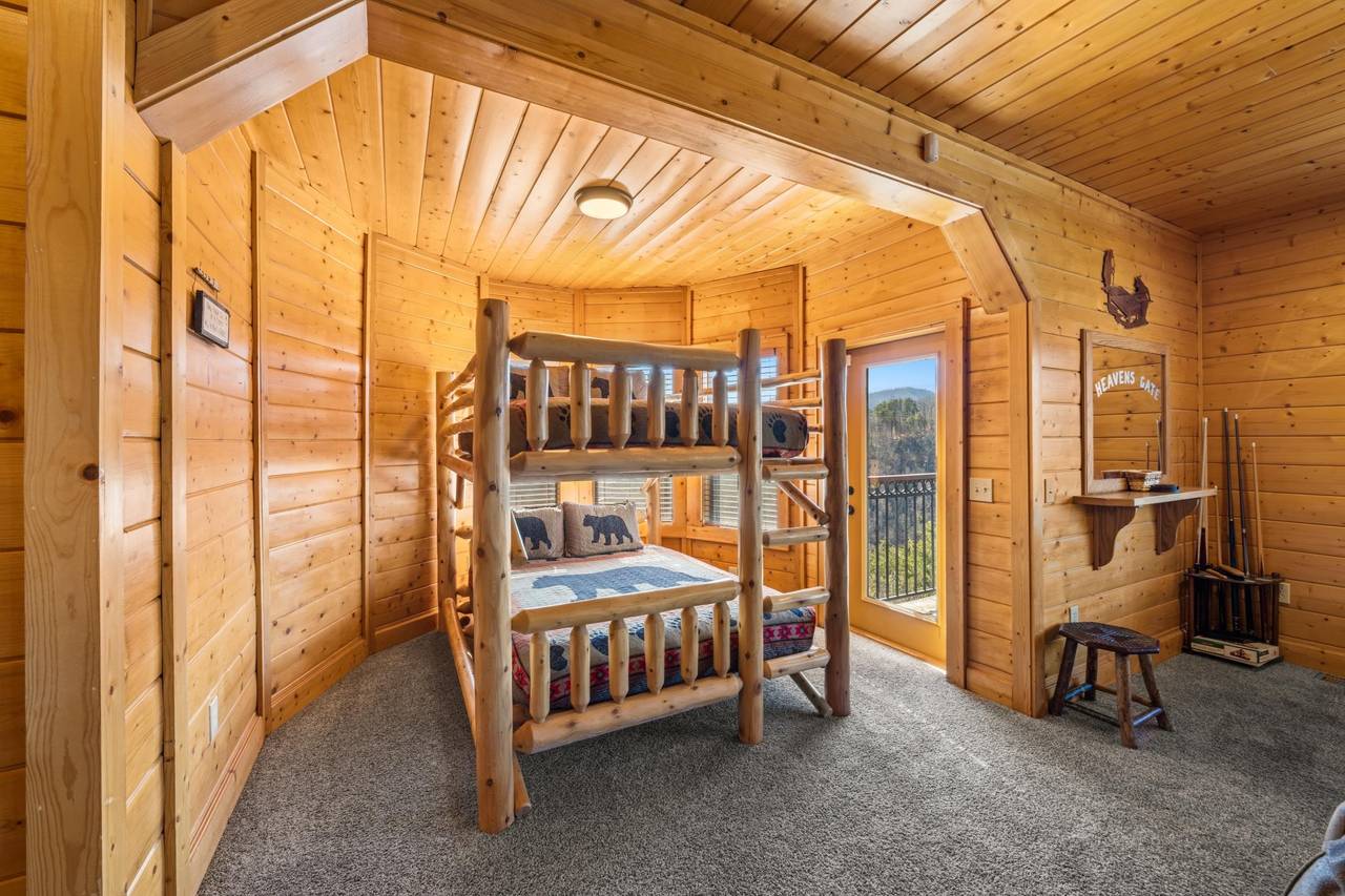 <span class="name">Lower alcove with full double bunk beds</span> <span class="name">Lower alcove with full double bunk beds</span>