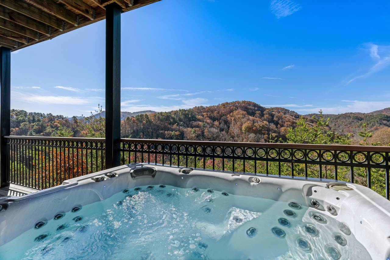<span class="name">Hot tub with private views of mountains & treetops</span> <span class="name">Hot tub with private views of mountains & treetops</span>